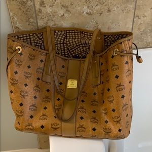 MCM Liz Reversible Medium Tote